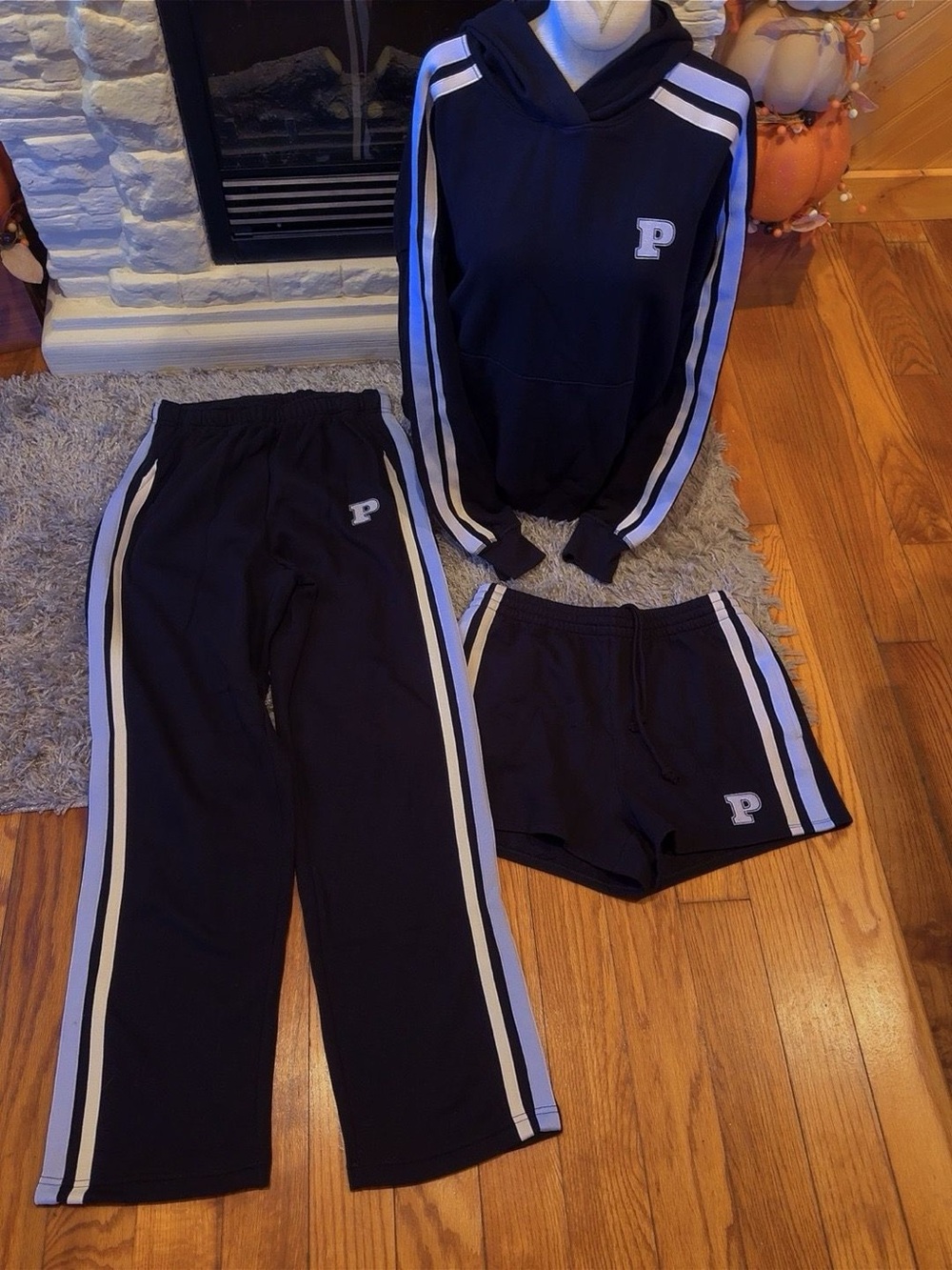 Victoria’s Secret PINK Ivy Fleece 3 Piece Hoodie Pants Shorts Set M NWT